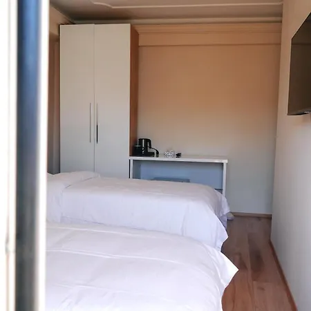 Hotel Ufo Center *