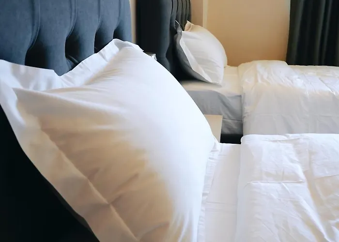 Hotel Ufo Center *