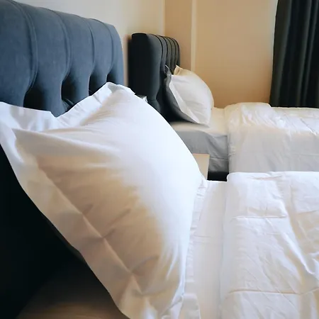Hotel Ufo Center *