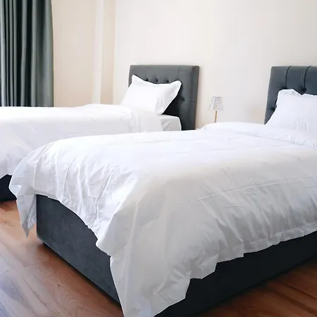 Ufo Center تيرانا